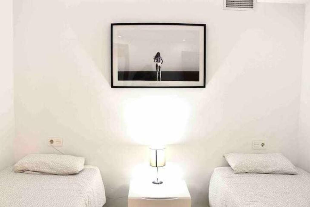 Large Modern Beach Front Apartment, Rooftop Pool!! Marbella Dış mekan fotoğraf