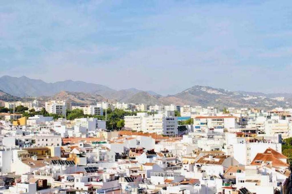 Large Modern Beach Front Apartment, Rooftop Pool!! Marbella Dış mekan fotoğraf