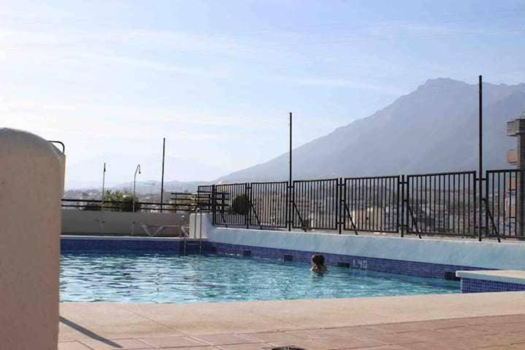 Large Modern Beach Front Apartment, Rooftop Pool!! Marbella Dış mekan fotoğraf