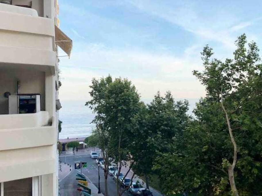 Large Modern Beach Front Apartment, Rooftop Pool!! Marbella Dış mekan fotoğraf