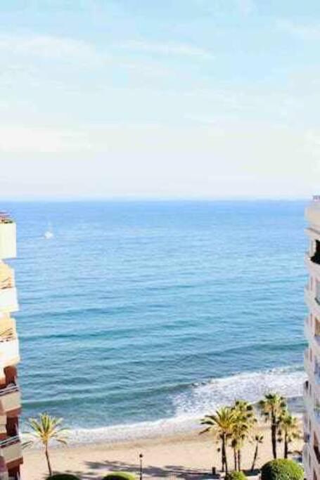 Large Modern Beach Front Apartment, Rooftop Pool!! Marbella Dış mekan fotoğraf
